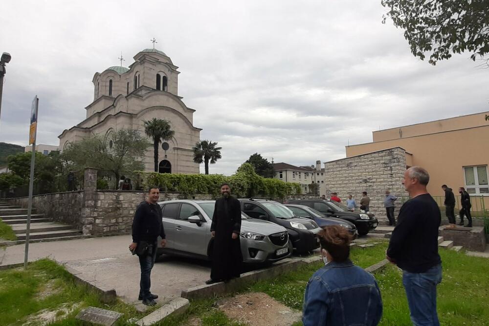 Danas u Tivtu kod crkve Svetog Save, Foto: Siniša Luković