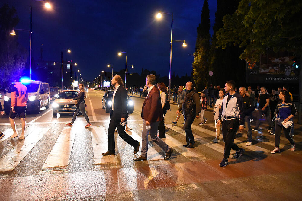 Danilović u šetnji desetog maja, Foto: Savo Prelević