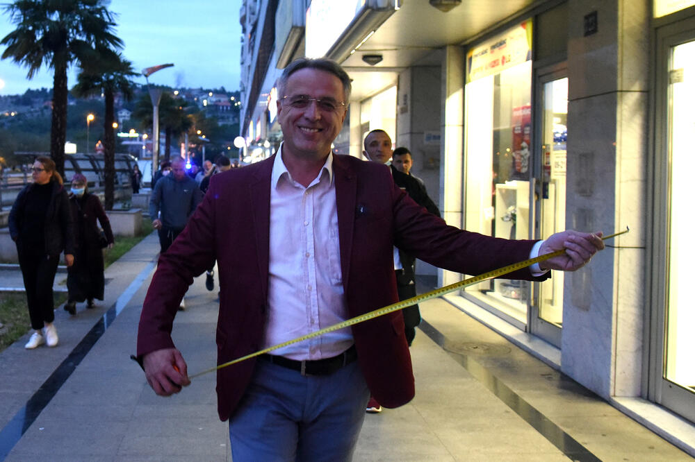 Protestna setnja tisine poslanika UCG Gorana Danilovica, Foto: BORIS PEJOVIC