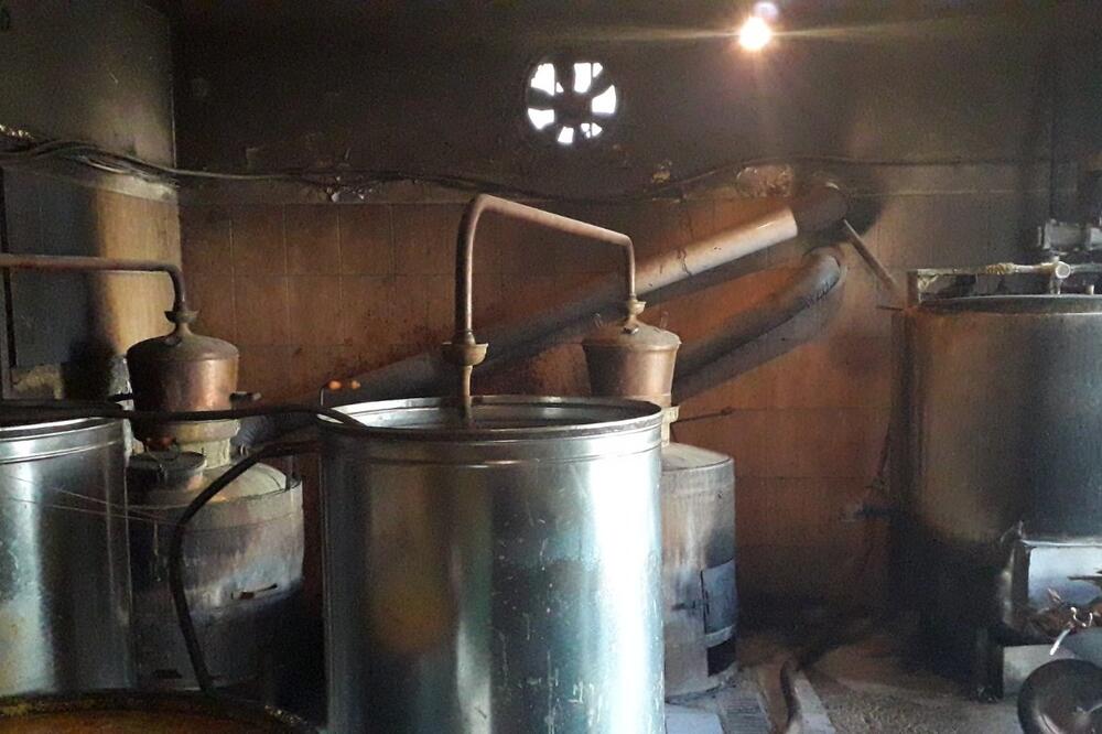 Viski proizvodi na tradicionalan način, Foto: Privatna arhiva