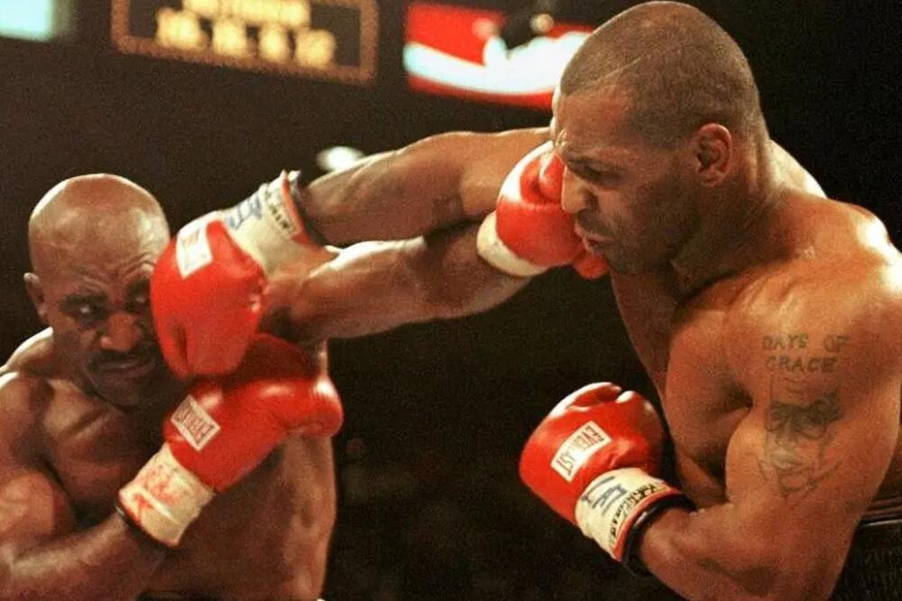 Sa meča Tajson - Holifild