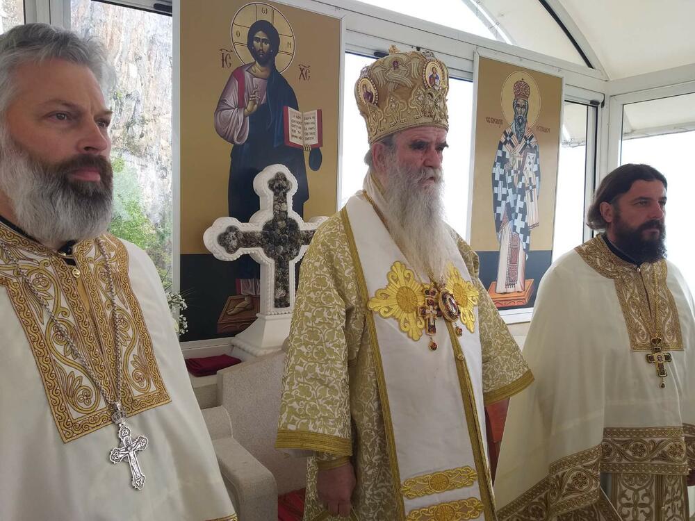 Sa liturgije u Ostrogu