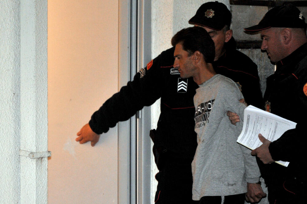 Sarvan nakon hapšenja, Foto: Savo Prelević