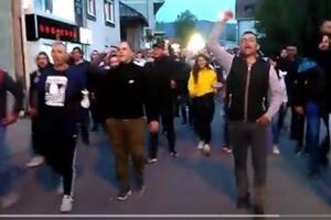Berane: Građani okupljeni ispred manastira Đurđevi stupovi