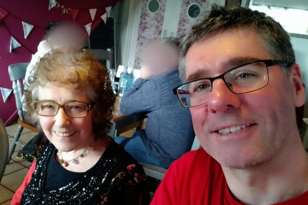 Endrju sa majkom, Foto: Andrew Webb