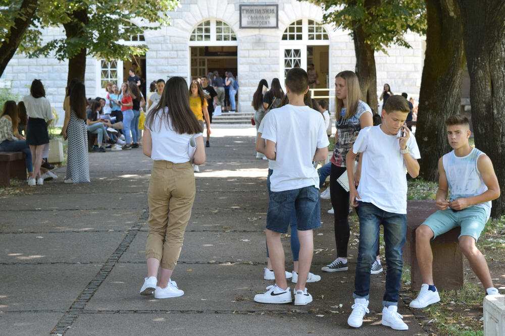 Bez mature nema nastavka školovanja, Foto: Luka Zeković