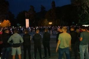Protest u Bijelom Polju: "Ne damo vladiku, ne damo sveštenike"