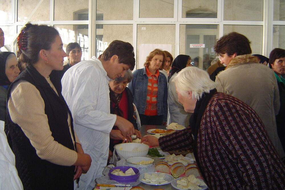 Sa jedne od manifestacija Dani pljevaljskog sira, Foto: Goran Malidžan