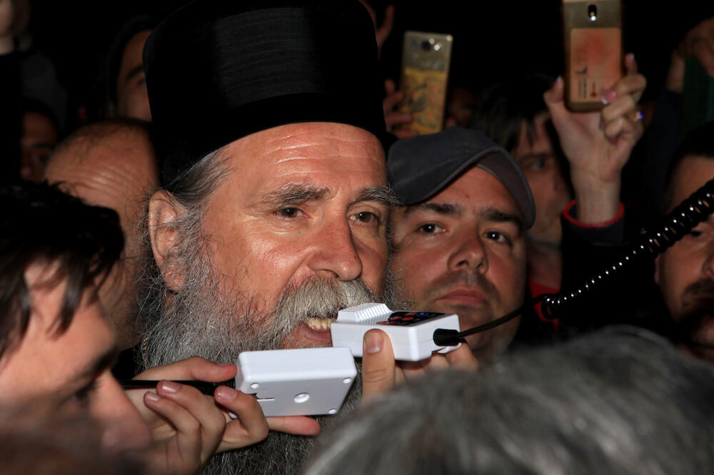 Joanikije se obraća okupljenima, Foto: Luka Zeković