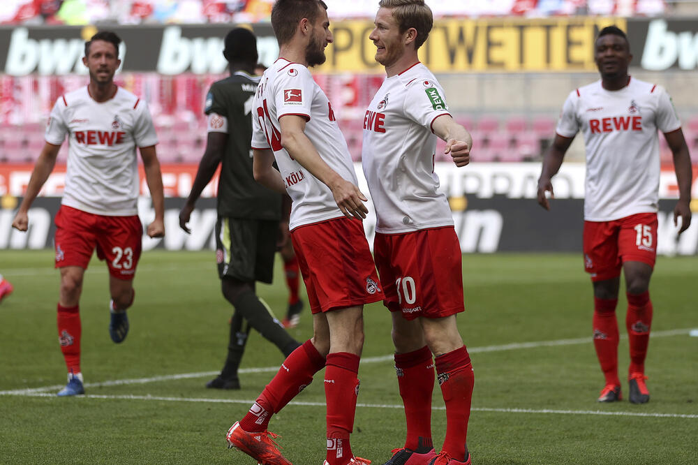 Dreksler i Kajnc baš i nisu držali distancu, Foto: Lars Baron