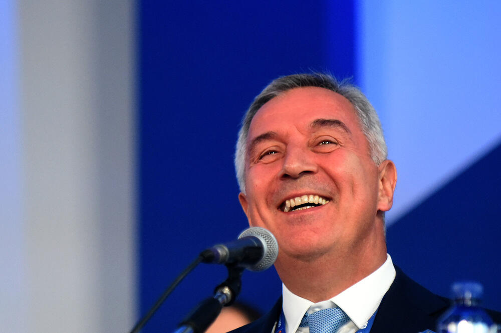 Na čelu kolone: Đukanović, Foto: Boris Pejović