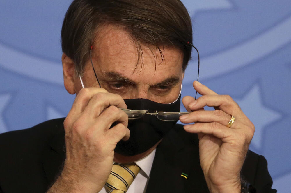 Rugao se mjerama zaštite: Bolsonaro), Foto: AP