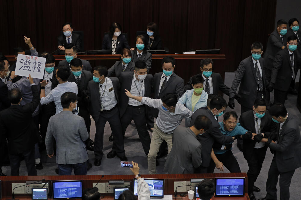 Tuča u Parlamentu Hongkonga, Foto: Vincent Yu