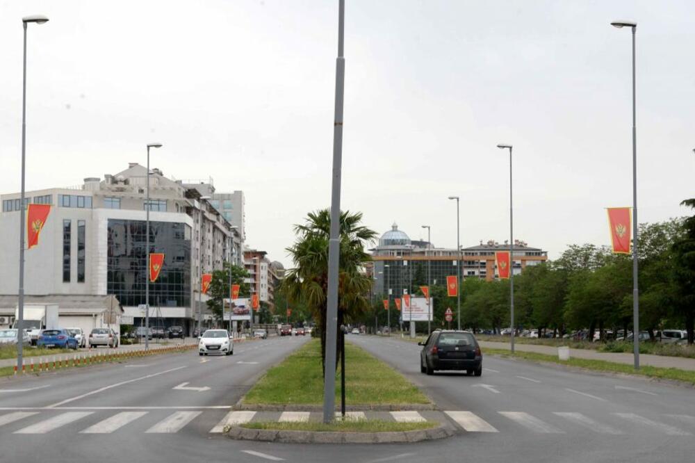 Podgorica ukrašena zastavama, Foto: PG Biro