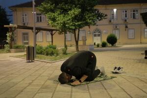 VIDEO: Musliman molitvom za braću pravoslavce oduševio region