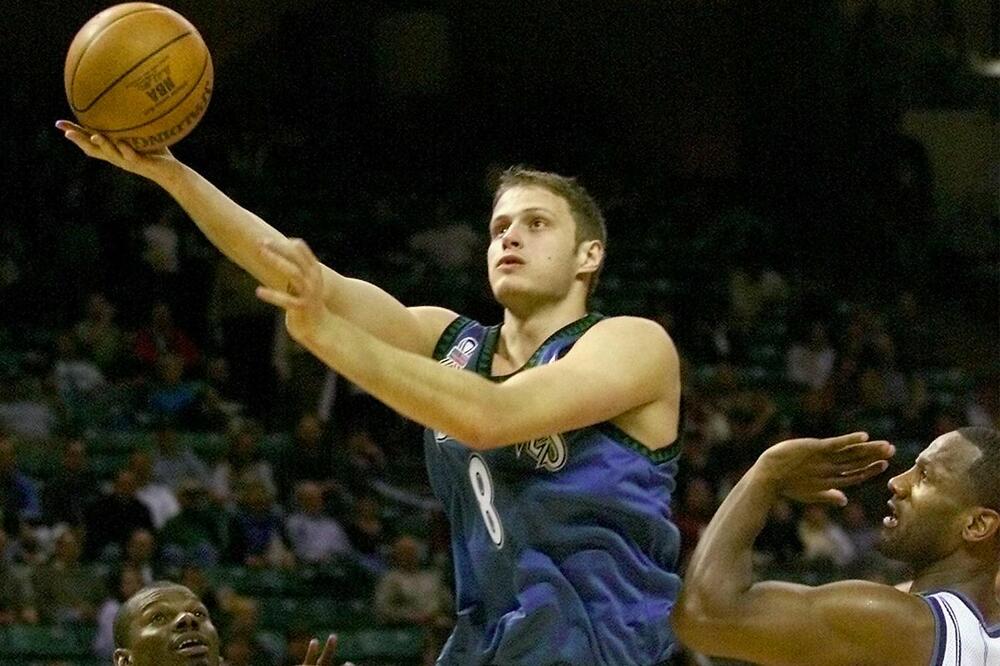 Nesterović u dresu Minesote