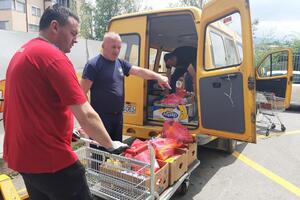 Opština Berane uručila pakete pomoći za 20 porodica povodom...