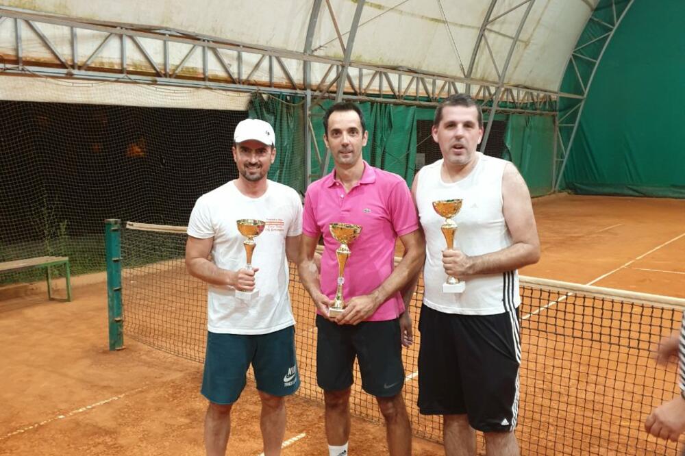 Aleksandar Pejović je u finalu posljednje Ljetne lige dobio Nova Vlahovića