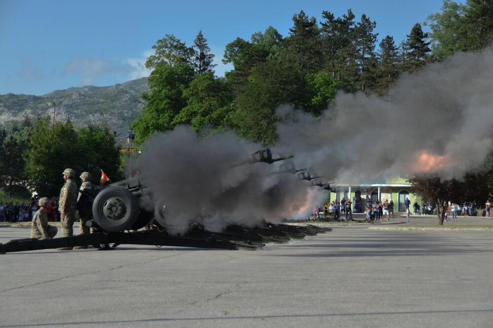Počasna paljba na Cetinju, Foto: Mod.gov.me