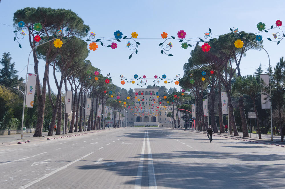 Detalj iz Tirane: Ilustracija, Foto: Shutterstock