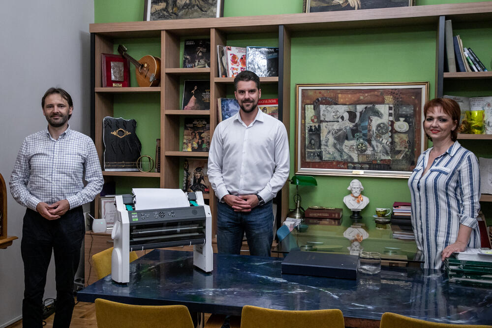 Sa  dodjele štampača na Brajevom pismu, Foto: Đorđe Cmiljanić