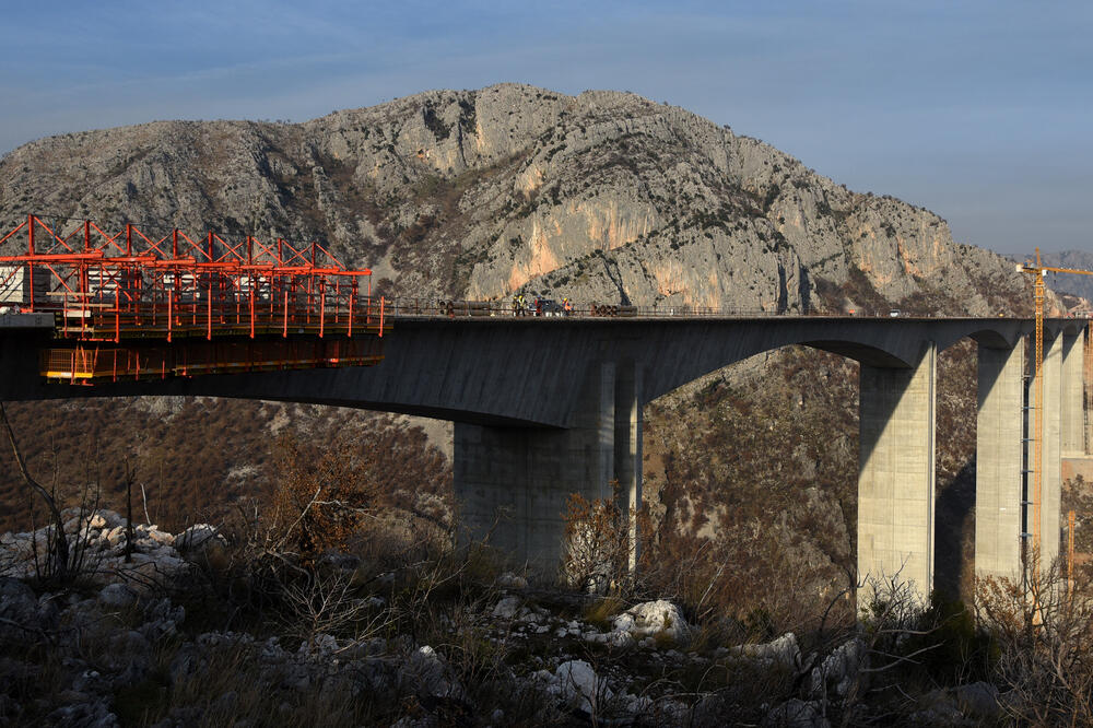 Radovi na autoputu Bar-Boljare (Foto: Vijesti, Luka Zeković)