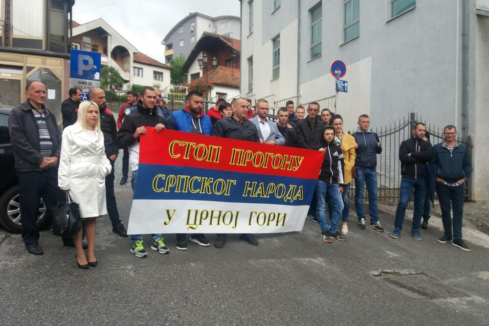 Danas ispred Osnovnog suda u Bijelom Polju, Foto: Jadrankla Ćetković