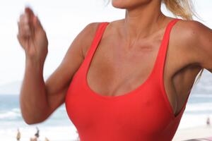 Pamela se ne čuje se sa kolegama sa seta