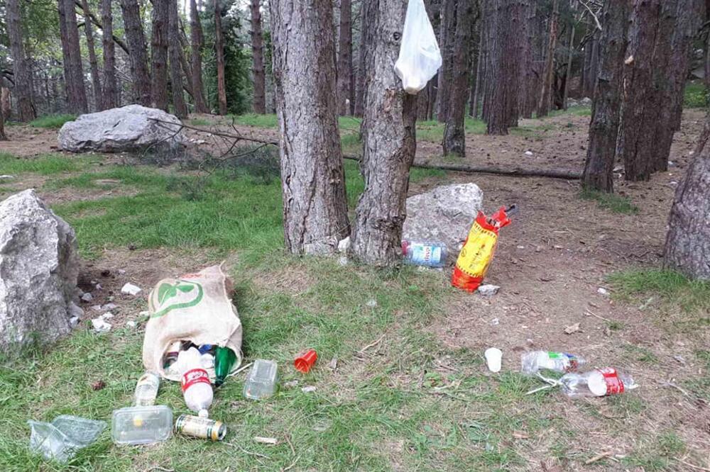 Otpad ostavljen na Dizdarici, Foto: PK Subra