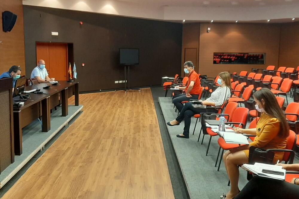 Sa rasprave u zgradi Opštine Tivat, Foto: Siniša Luković