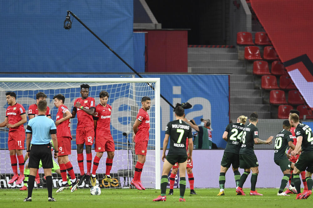 Arnold postiže gol za Volfsburg, Foto: Marius Becker
