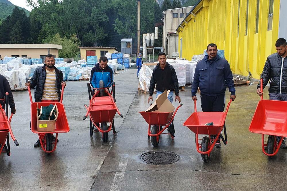 Donacije za beransno naselje Riversajd, Foto: Tufik Softić