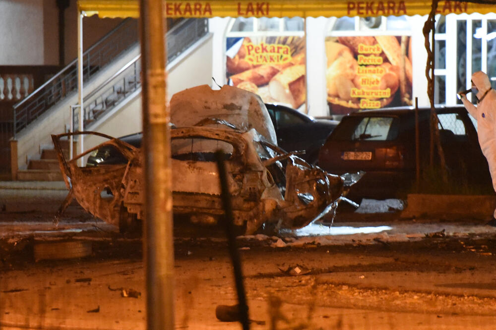 Uviđaj nakon eksplozije, Foto: Savo Prelević