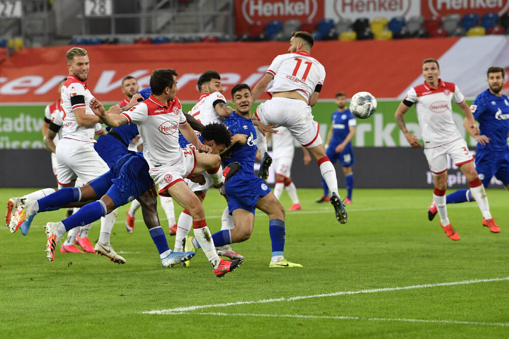 Sa utakmice Fortuna - Šalke, Foto: AP