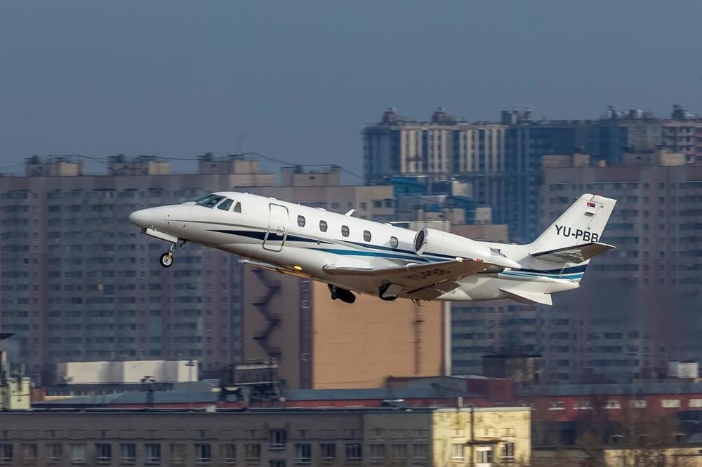 Privatni avion prije slijetanja na aerodrom Pulkovo u Sankt Petersburgu, Foto: Reuters