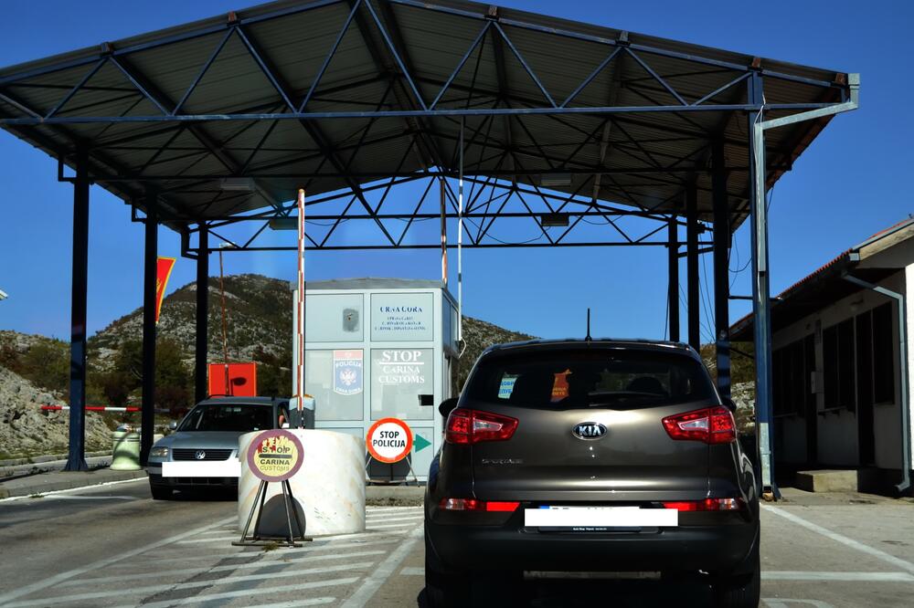 Sa jednog od graničnih prelaza između Crne Gore i BiH, Foto: Shutterstock, Vijesti online