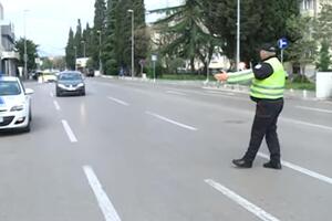 Podgorica: Policajac lakše povrijeđen u saobraćanoj nezgodi dok je...