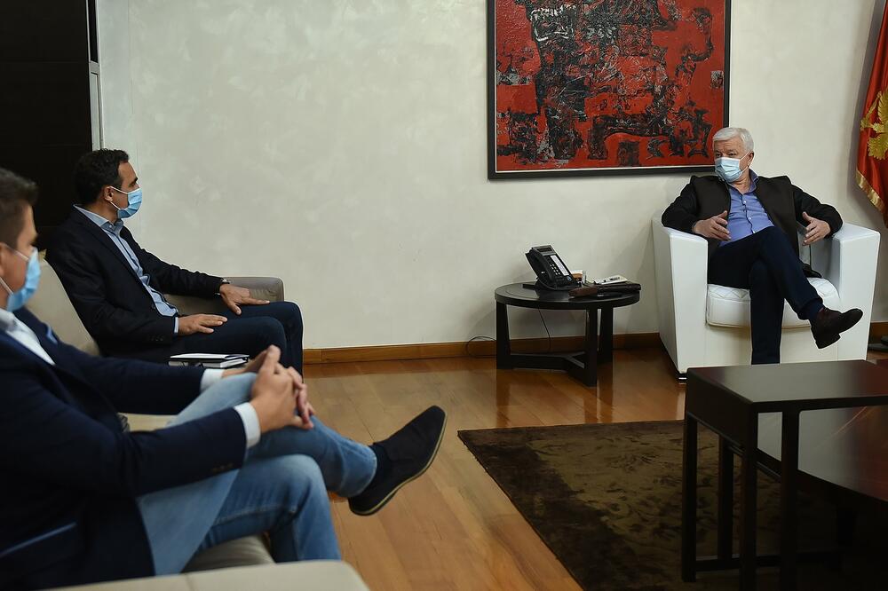 Sa sastanka, Foto: Twitter