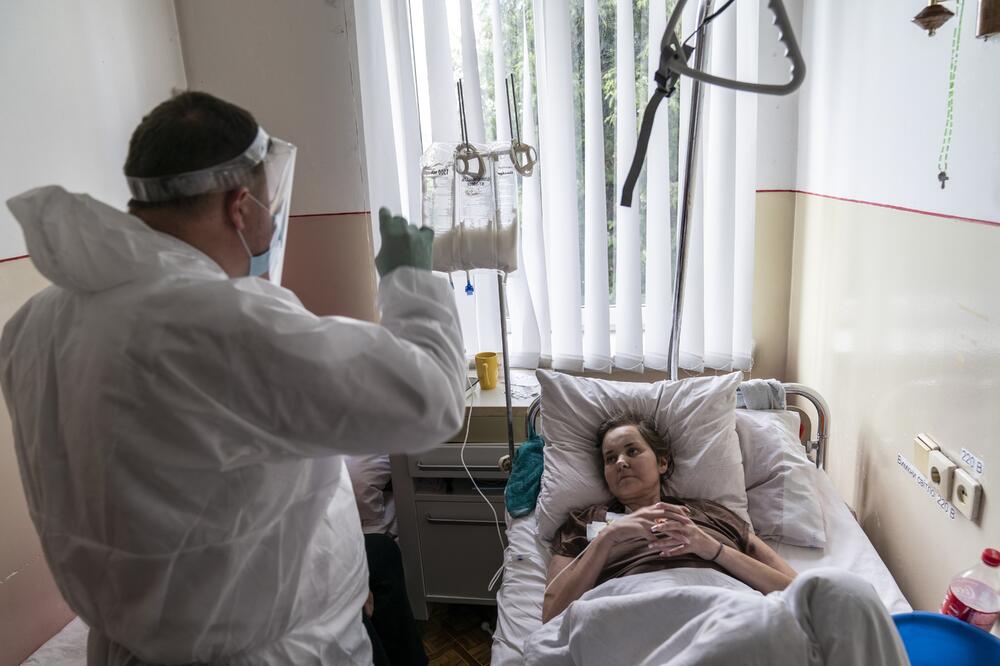 Detalj iz ukrajinske bolnice, Foto: Evgeniy Maloletka/AP