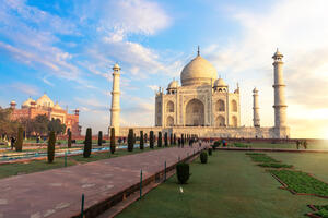 Snažne oluje oštetile Tadž Mahal