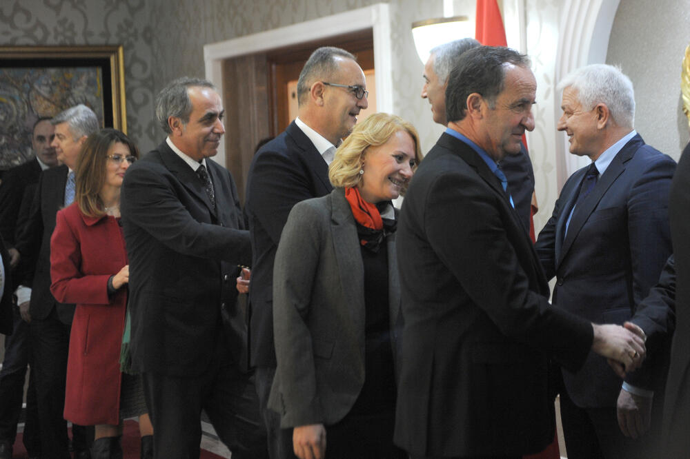 Sonja Drobac (Prva TV), Darko Šuković (Antena M) i Draško Đuranović (Pobjeda) na novogodišnjem prijemu, Foto: Savo Prelević