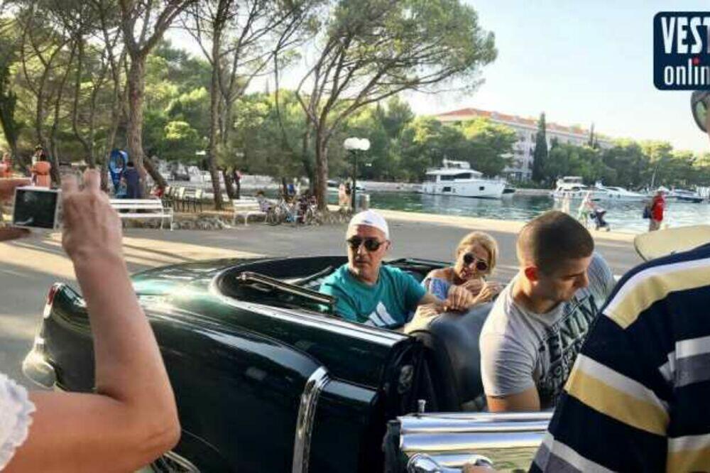 Đukanović na Brionima u Titovom kadilaku, Foto: Marko Karović