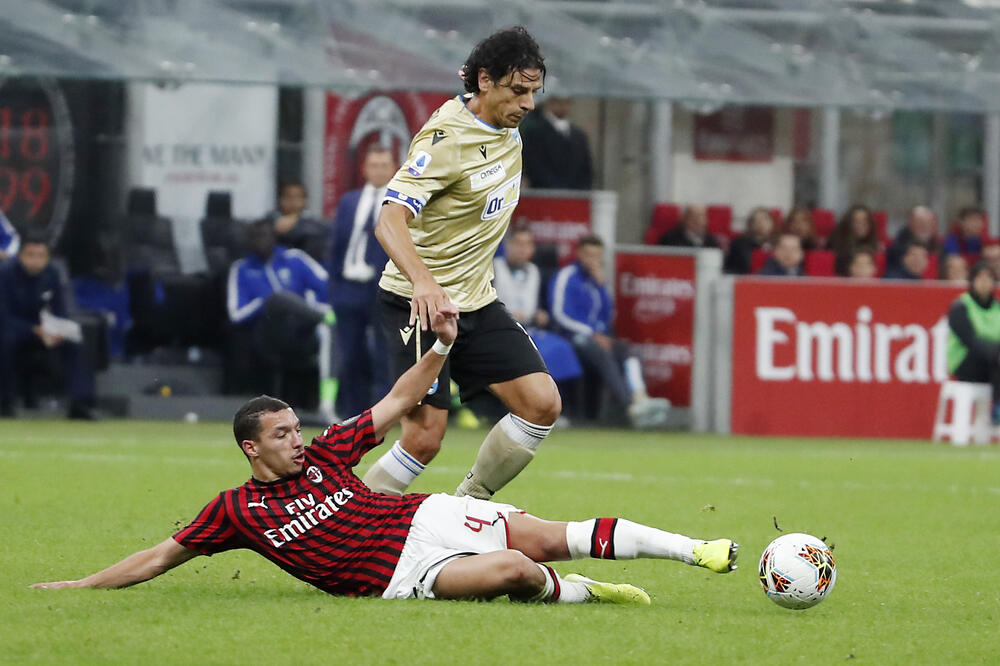 Benaser je zaslužio čak 12 žutih kartona igrajući za Milan, Foto: Beta/AP