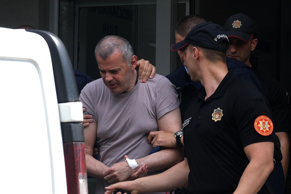Ranko Radulović juče nakon medicinskog zbrinjavanja, Foto: Boris Pejović