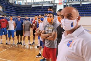 Maskirani mornari: Poklon za navijače i Barane