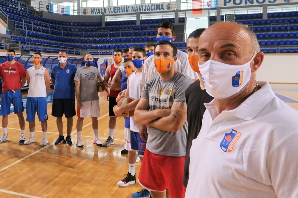 Košarkaši i stručni štab Mornara, Foto: KK Mornar