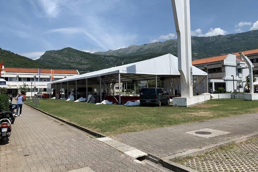 Šator u Budvi, Foto: Vuk Lajović