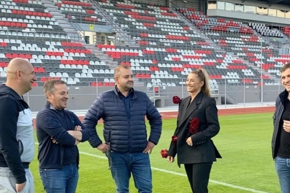 Nova vlasnica kluba sa saradnicima, Foto: Printscreen