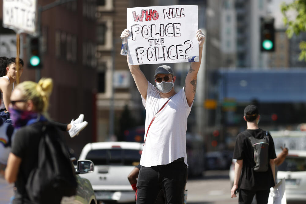 Detalj sa protesta iz Denvera, Foto: David Zalubowski/AP