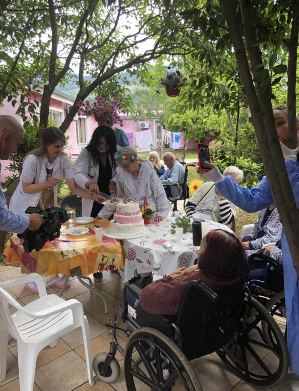 Proslava sa prijateljima iz Doma